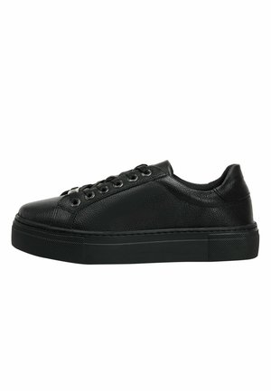 Sneakers - black