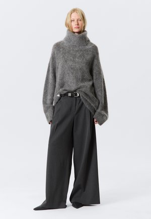 Κατάταξη 6: Weekday - MOHAIR BLEND FUNNEL NECK SWEATER - Πουλόβερ
