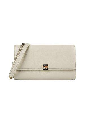 Kleine beige Leder-Schultertasche mit Klappverschluss, goldfarbener quadratischer Schnalle und Lederkettengurt mit Metallgliedern.