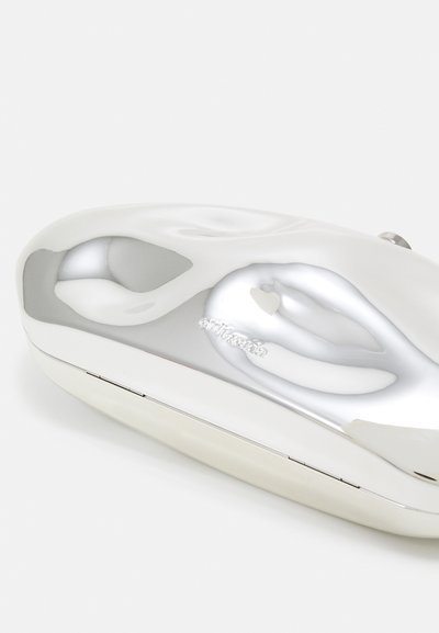 Cult Gaia THE CALDERA - Clutch - shiny silver coloured