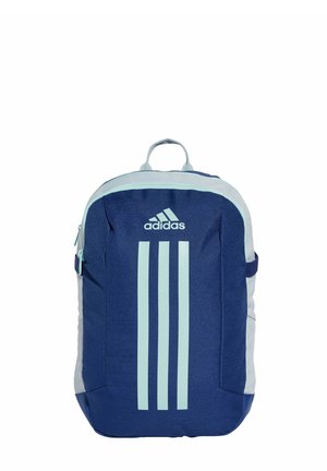 Mochila azul marino con detalles en azul claro, que presenta tres franjas verticales, un cierre de cremallera y un asa superior. Fabricada con material duradero.