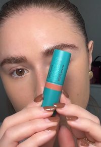 Maybelline New York BUTTERCREAM LIPSTICK - Rouge à lèvres - shell