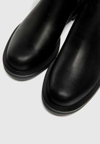 bottine pull and bear