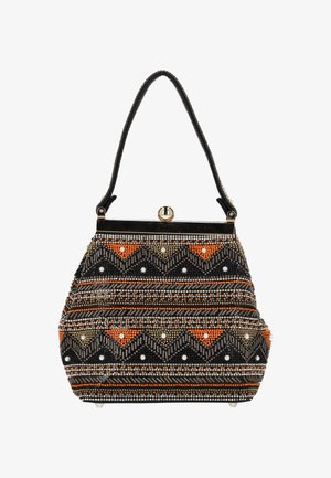 Perlenbesetzte Handtasche mit einem dreieckigen Muster in Schwarz, Orange und Silber, mit einem goldenen Verschluss und einem einzelnen Schulterriemen. Strukturierte Oberfläche.