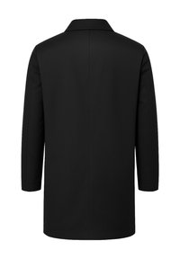 Cappotto nero su misura con colletto a lancia, maniche lunghe, taglio dritto e texture liscia. Nessuna ferramenta o motivo visibile.