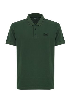 Donkergroen polohemd met korte mouwen, drie knopen, kraag met zwarte bies en EA7 Emporio Armani-logo op de linkerborst.