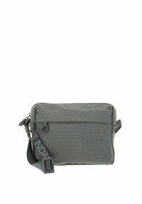 Sac bandoulière rectangulaire gris en tissu texturé, poche zippée à l'avant, sangle réglable et logo "Mandarina Duck" à l'avant.