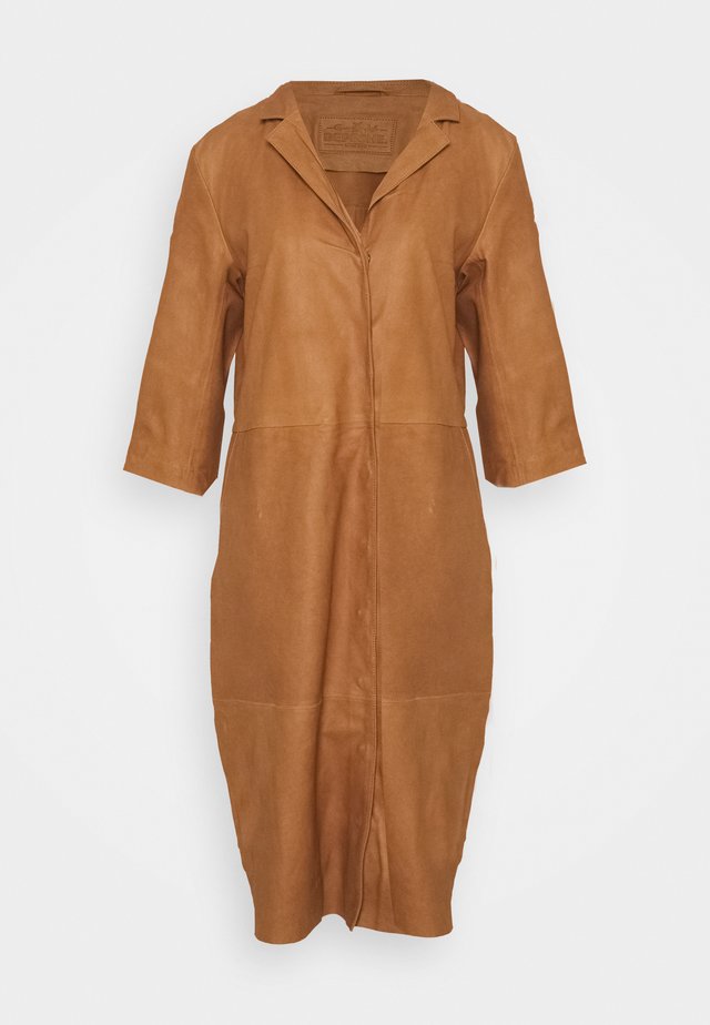 DRESS - Skjortekjole - camel
