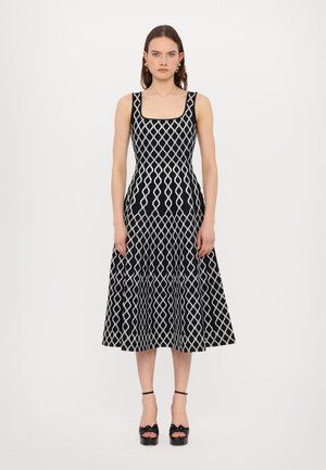 RUSSELY - Strickkleid - noir/blanc