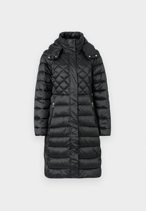 Manteau matelassé noir avec col montant, doté de poches latérales zippées et d'accents dorés. Matériau synthétique lisse avec une coupe ajustée.