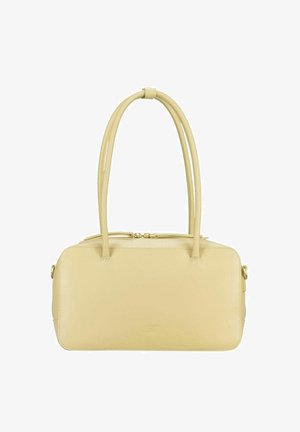 Sac à main rectangulaire en cuir beige avec doubles poignées, fermeture éclair sur le dessus et logo discret embossé sur le devant.