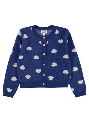 Blauer Knopf-Strickcardigan mit weißen Herzmustern, gleichmäßig über den Stoff verteilt, mit gerippten Bündchen und Saum.