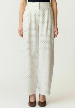 YAS TROUSERS YASDOTLY HW BARREL - Bukser - star white