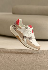 Επιλέχθηκε, white/oak/fire