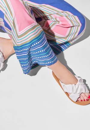 flip*flop FAUNA CROSS - Pantolette flach - vanilla