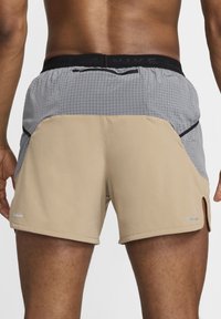 Nike Performance SECONDSUNRISE - Kurze Sporthose - khaki smoke grey black