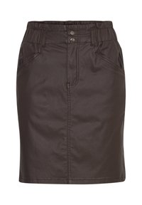 Jupe en simili cuir marron avec une taille élastique, deux poches latérales et des accents de boutons métalliques. Texture lisse et coupe longueur genou.