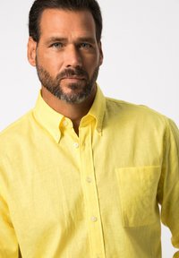 JP1880 BUTTONDOWN-KRAGEN MODERN FIT - Hemd - light yellow