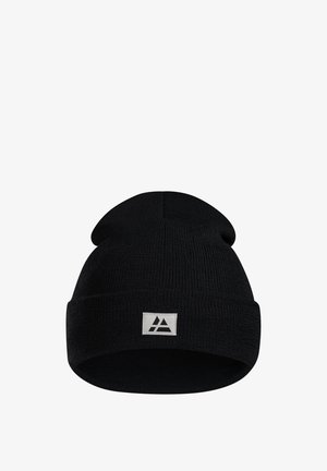 Svart stickad mössa med uppvikt kant, med en liten vit logotyp på framsidan. Mjuk textur och rundad toppdesign.