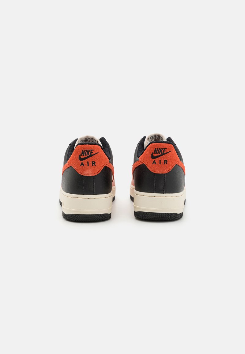 Nike Sportswear AIR FORCE 1 '07 - Tenisky - black/vintage coral/phantom/pale ivory