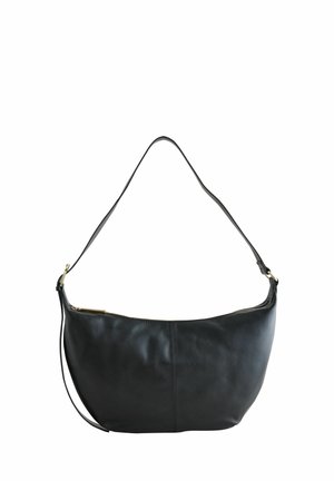 Schwarze Leder-Umhängetasche mit geschwungener Form, glatter Oberfläche und einem einzigen Tragegurt. Sie verfügt über einen goldenen Reißverschluss und ein minimalistisches Design.