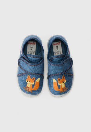 Chaussures en denim pour enfants avec une bande auto-agrippante, une semelle gris clair et un motif de renard orange brodé sur la partie avant.
