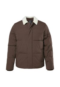 Bruine gewatteerde winterjas met witte fleece kraag, voorkant met rits verborgen achter een klep en lange mouwen.
