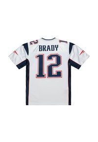 New England Patriots Trikot, weiß mit blauen und roten Akzenten, zeigt "BRADY" und die Nummer "12" in fetter Schrift auf dem Rücken.