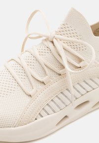 ALDO MOTIONX - Tossud - white/bone