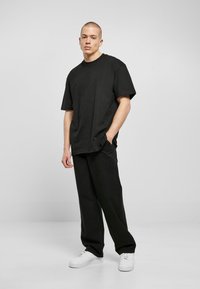 Urban Classics Pantaloni - black