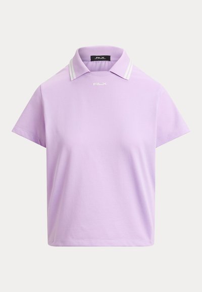 Λιλά μπλουζάκι πόλο με κοντά μανίκια, γιακά με λευκές ρίγες και μικρό λογότυπο RLX τοποθετημένο στο κέντρο κάτω από το λαιμό.