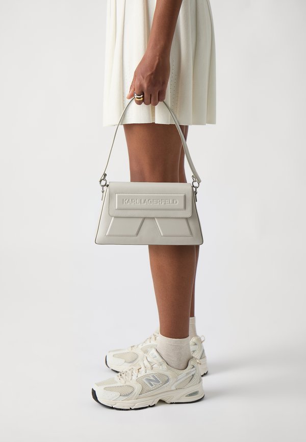 IKON SHOULDER BAG - Handbag - cement