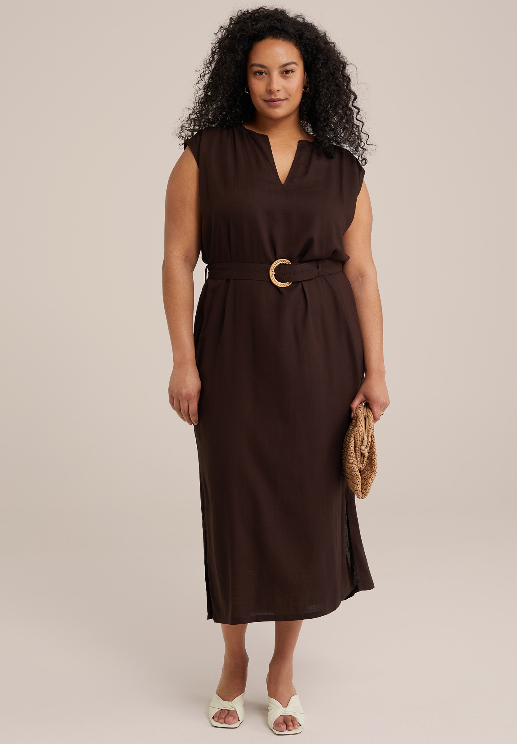 WE Fashion CURVE - Day dress - brown/dark brown - Zalando