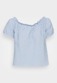 Blusa off-the-shoulder azul e branca com riscas, com mangas curtas e bufantes, apresentando um decote com babados e um acabamento de tecido texturizado.