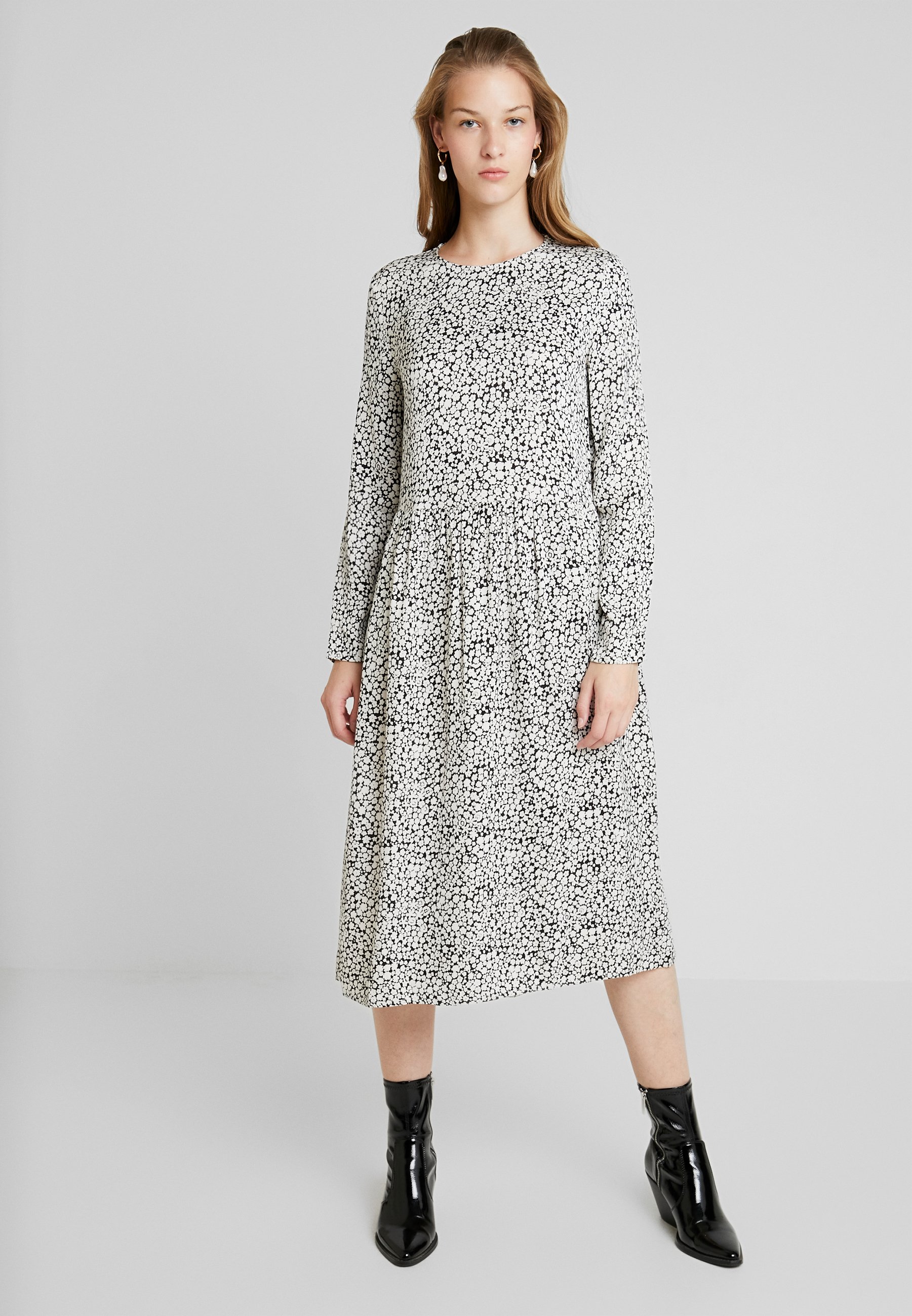Samsøe Samsøe RAMA DRESS Maxiklänning ecru Zalando.se Samsøe Samsøe RAMA DRESS Maxiklänning blue breeze