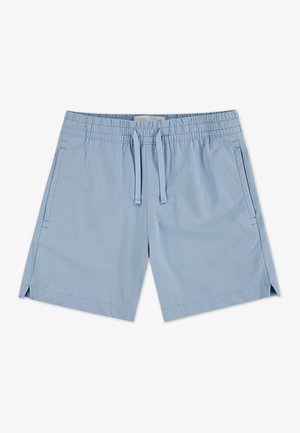 Lyseblå shorts lavet af letvægtsstof, med elastisk taljebånd og snøre, sidelommer og sideslidser for bevægelsesfrihed.