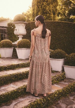 Maxi dress - rust brown geometric print