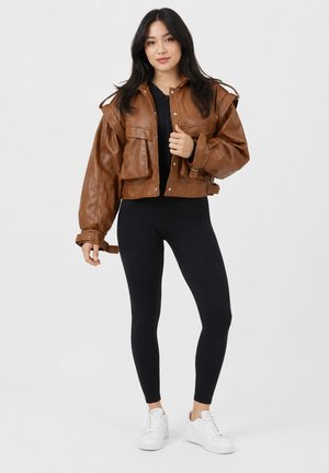 Cherry Koko, CHERRY KOKO JACKE JACKE - Chaqueta de cuero sintético - braun