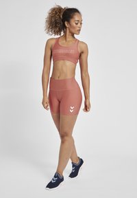 Hummel TOLA  - Träningsshorts - withered rose