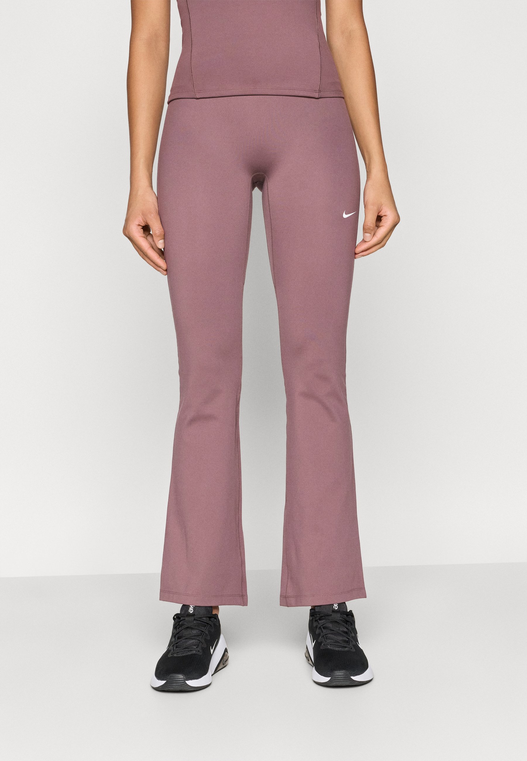 nike performance studio tights