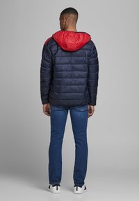 Jack & Jones Chaqueta de entretiempo - tango red