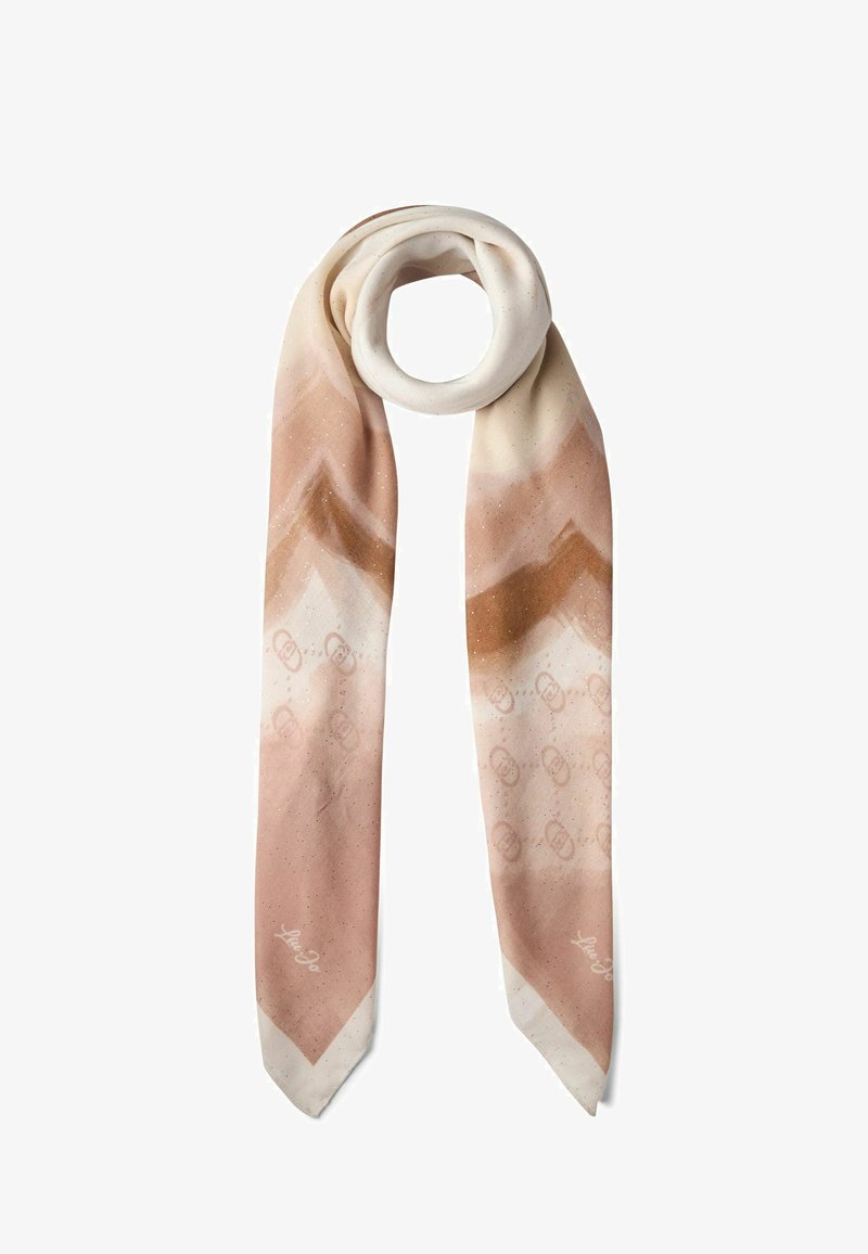 Écharpe en soie présentant un dégradé de rose doux et de beige avec un motif en chevron, des accents de paillettes subtils, et un détail de logo de marque.