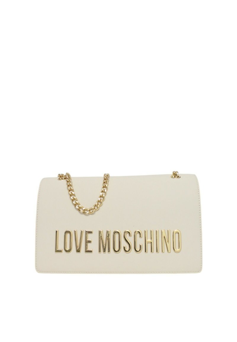 Borsa a mano in pelle color crema con cinghia a catena dorata e logo "LOVE MOSCHINO" in rilievo sulla parte anteriore. Forma rettangolare con texture liscia.