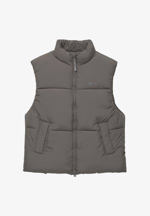 Grau gepolsterte Weste mit hohem Kragen, Reißverschluss vorne und zwei Seitentaschen. Enthält gesteppte Abschnitte und ein minimales Logodetail.