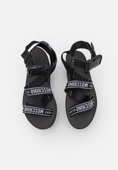 MOSCHINO Sandales à plateforme - nero