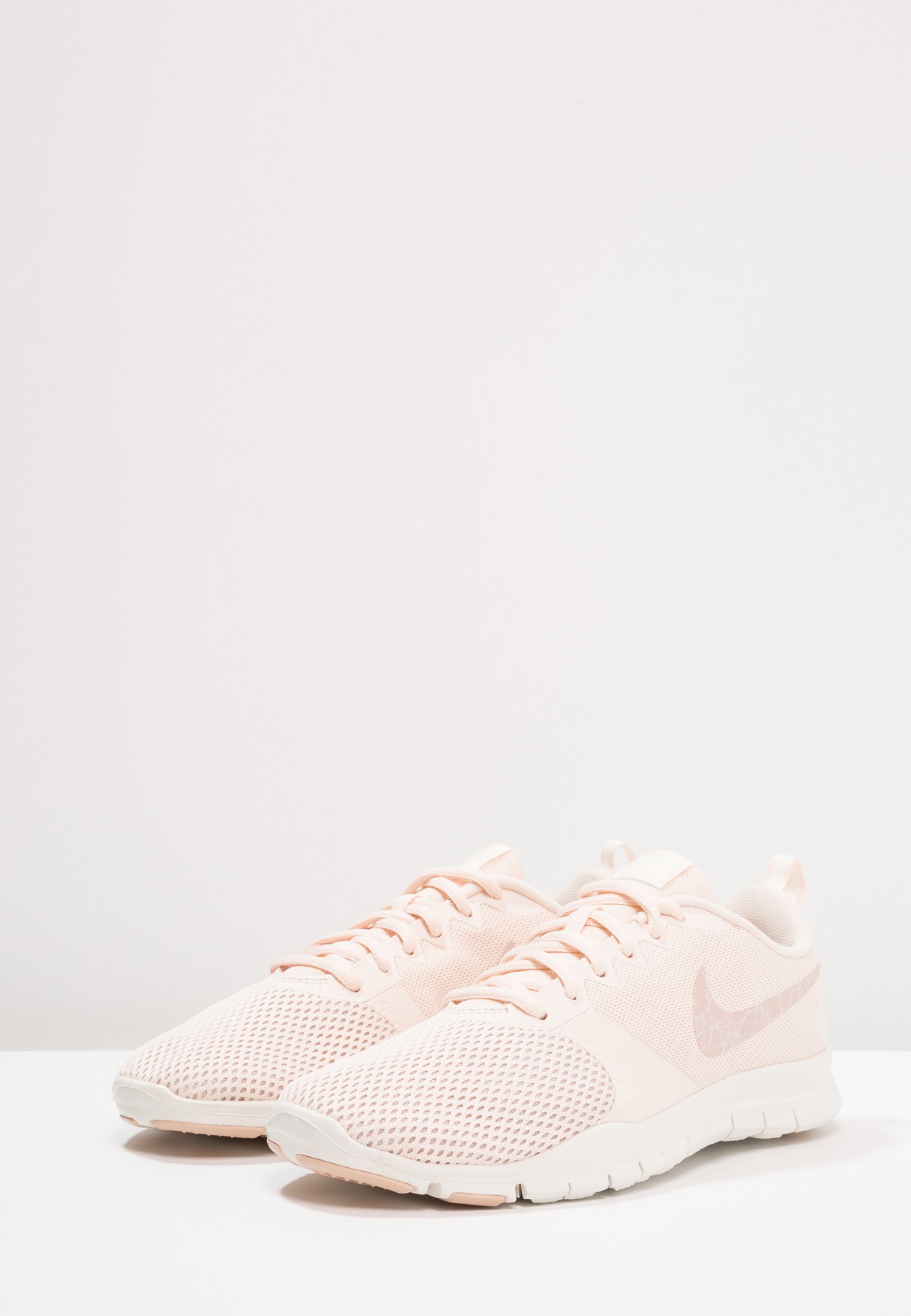 chaussures basses homme nike bte flex essential tr