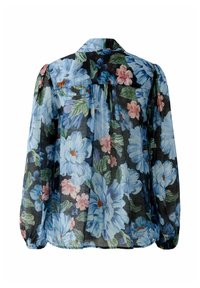 Blouse longue transparente à manches longues avec un fond noir et un grand imprimé floral bleu et rose, dotée d'un col et d'un empiècement froncé dans le dos.