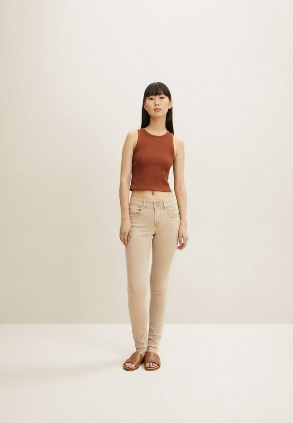 ALEXA SKINNY - Jeans Skinny Fit - doeskin