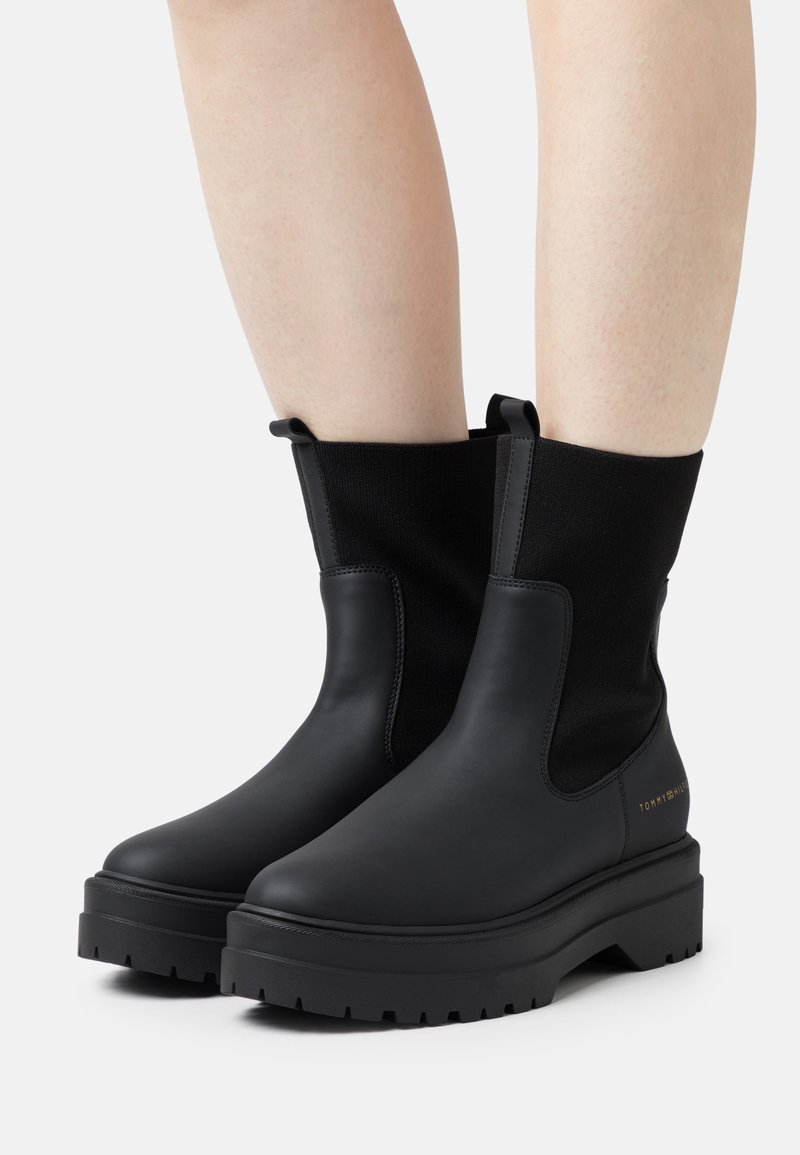 Tommy Hilfiger FEMININE SEASONAL UTILITY - Platform ankle boots - black ...