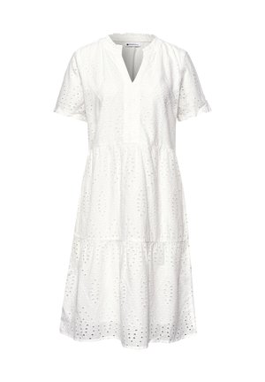 Hvid knælængde kjole med hulbroderi, korte ærmer og en V-udskæring med en lille flæsekant.